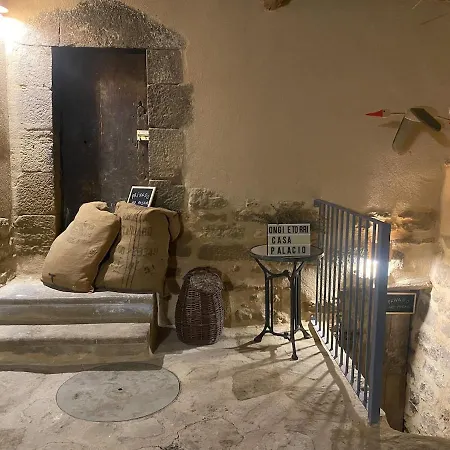 La Falsa De Palacio Apartment